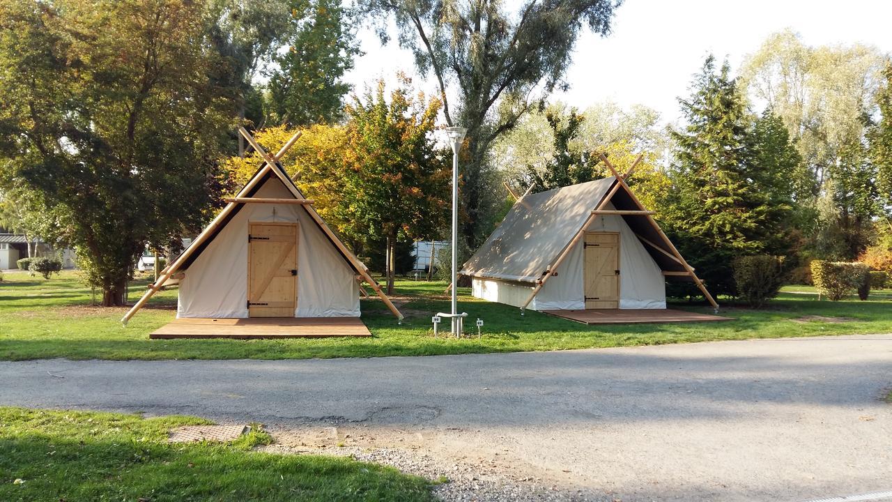 Camping Du Port De Plaisance Péronne Buitenkant foto